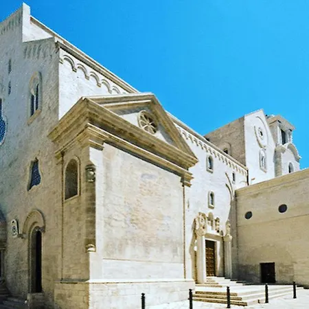 La Torretta Di Gigi - Soggiorno In Torre Medievale Bisceglie Exterior foto