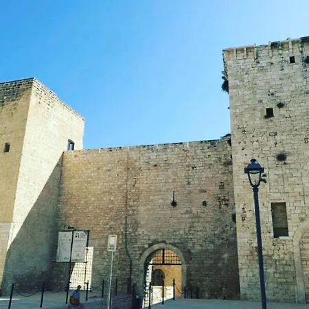 La Torretta Di Gigi - Soggiorno In Torre Medievale Bisceglie Exterior foto